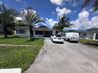 2431 NE 10TH Avenue NE, Pompano Beach, FL 33064
