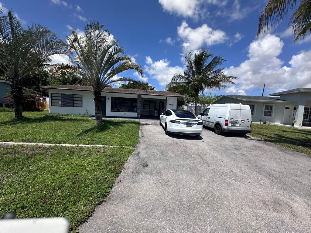 2431 NE 10TH Avenue NE, Pompano Beach, FL 33064