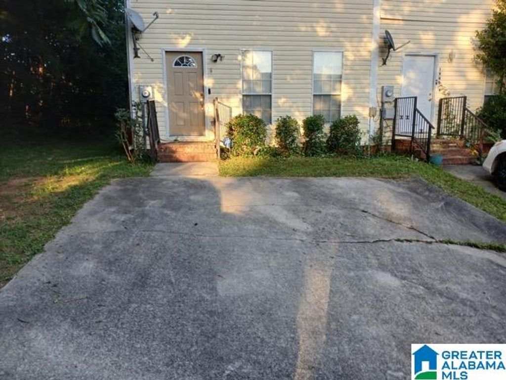 1945 LIVE OAK TRACE, Birmingham, AL 35235