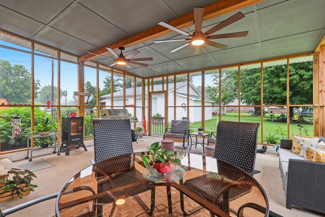 902 Dennis Avenue, Jasper, TN 37347