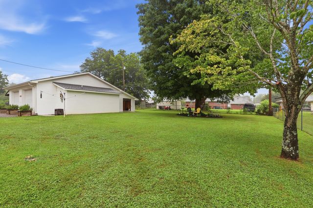 902 Dennis Avenue, Jasper, TN 37347