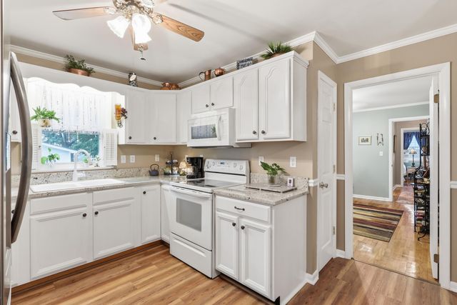 902 Dennis Avenue, Jasper, TN 37347