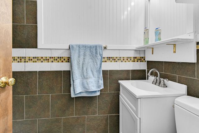 12919 E Playfield Drive, Crestwood, IL 60418