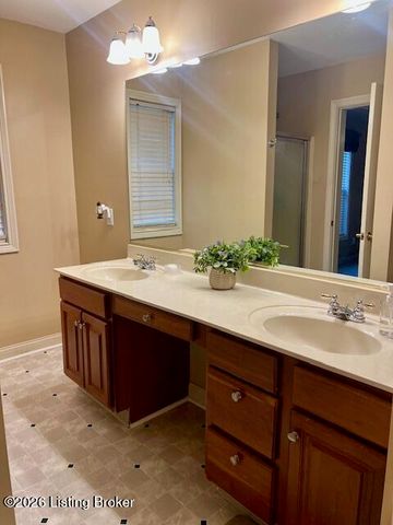 5103 Amber Hill Pl, Louisville, KY 40241