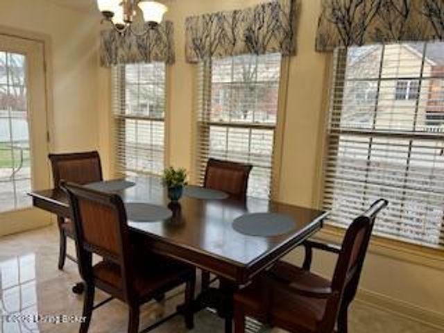 5103 Amber Hill Pl, Louisville, KY 40241