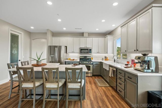 408 Alta Lane, El Cajon, CA 92021