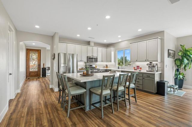 408 Alta Lane, El Cajon, CA 92021