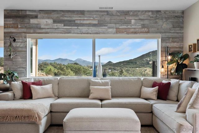 408 Alta Lane, El Cajon, CA 92021