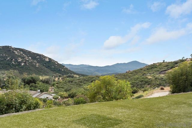 408 Alta Lane, El Cajon, CA 92021