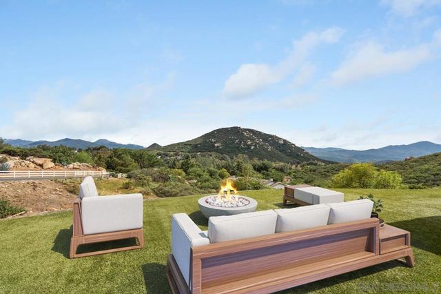 408 Alta Lane, El Cajon, CA 92021