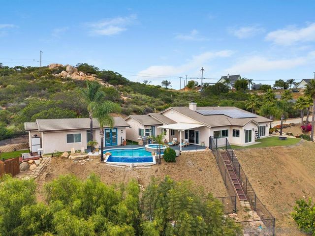 408 Alta Lane, El Cajon, CA 92021