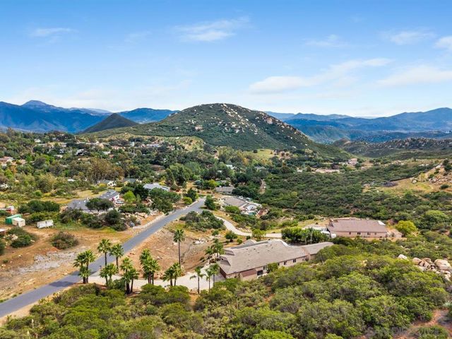 408 Alta Lane, El Cajon, CA 92021