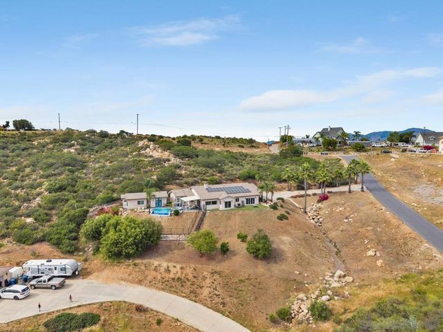 408 Alta Lane, El Cajon, CA 92021