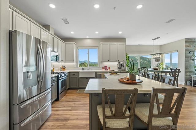 408 Alta Lane, El Cajon, CA 92021