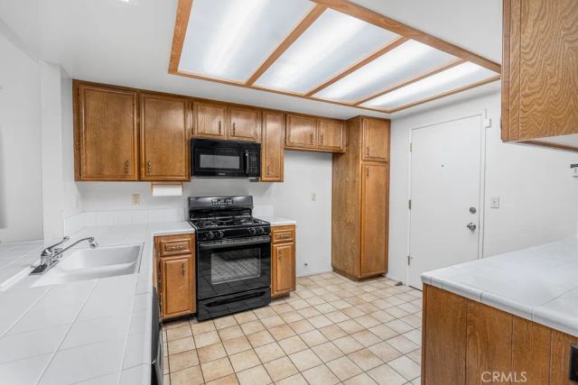 1329 Hickory Drive, Hemet, CA 92545