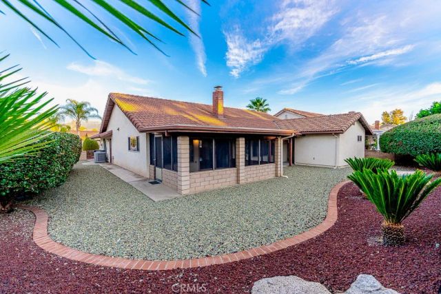 1329 Hickory Drive, Hemet, CA 92545