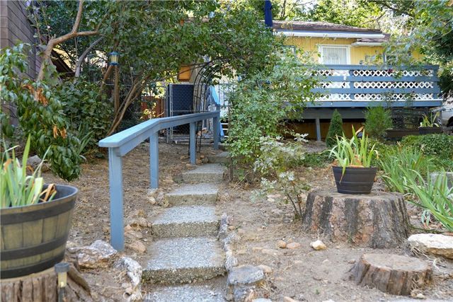 22911 Redwood, Crestline, CA 92325
