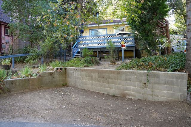 22911 Redwood, Crestline, CA 92325