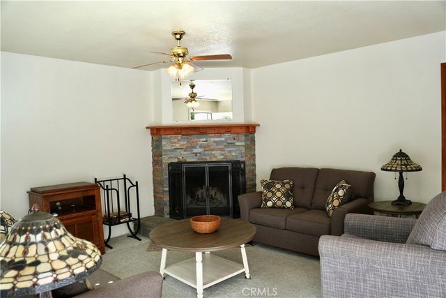 22911 Redwood, Crestline, CA 92325