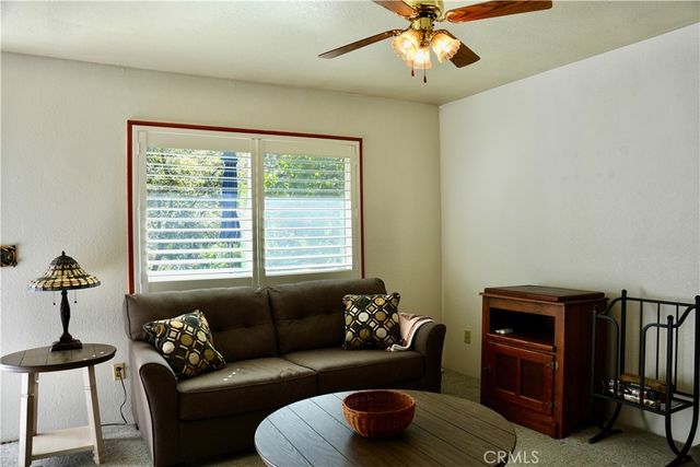 22911 Redwood, Crestline, CA 92325