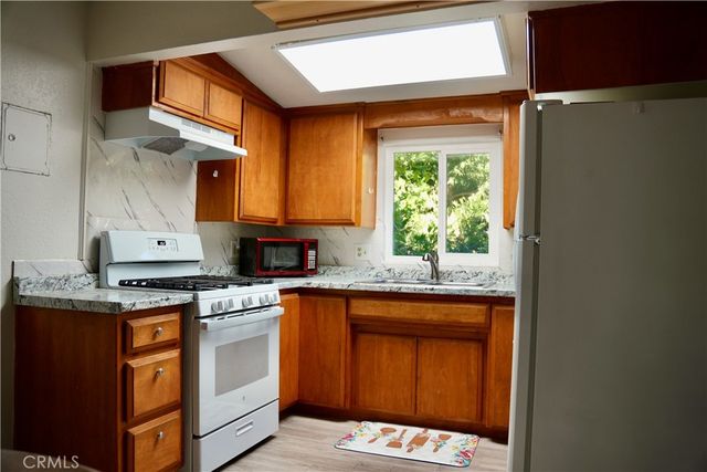 22911 Redwood, Crestline, CA 92325
