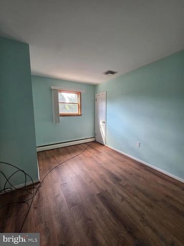 1010 STRAHLE ST, Philadelphia, PA 19111