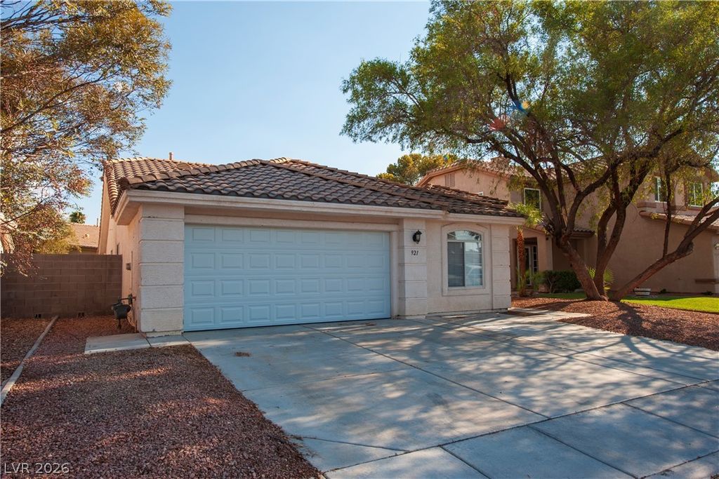 921 English Heather Drive, Las Vegas, NV 89123