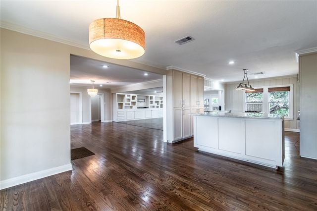 155 Santa Barbara St, Corpus Christi, TX 78411