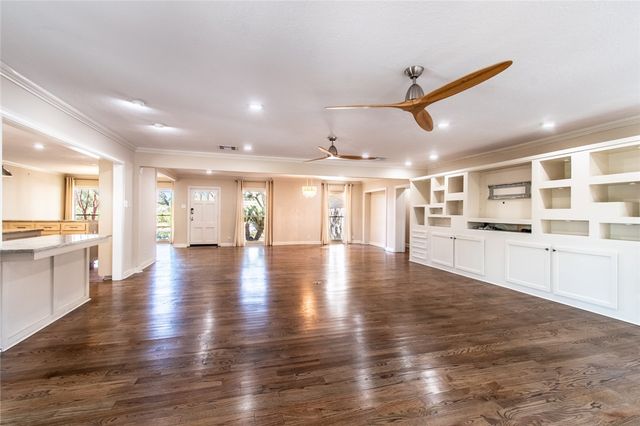 155 Santa Barbara St, Corpus Christi, TX 78411