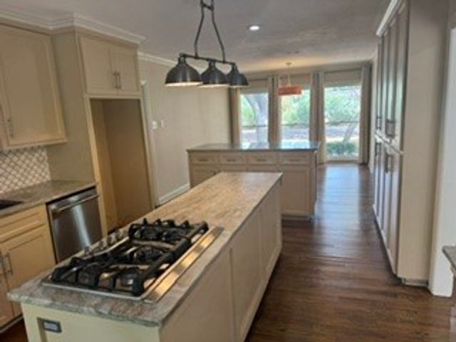 155 Santa Barbara St, Corpus Christi, TX 78411