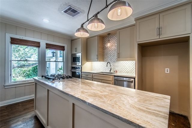 155 Santa Barbara St, Corpus Christi, TX 78411