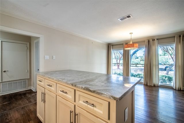 155 Santa Barbara St, Corpus Christi, TX 78411