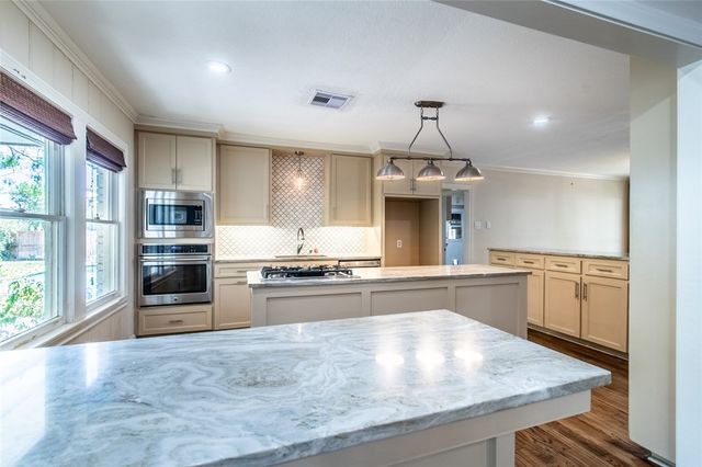 155 Santa Barbara St, Corpus Christi, TX 78411