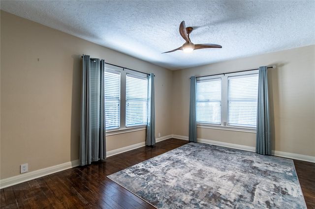 155 Santa Barbara St, Corpus Christi, TX 78411