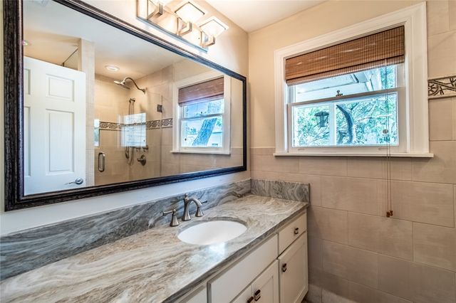 155 Santa Barbara St, Corpus Christi, TX 78411