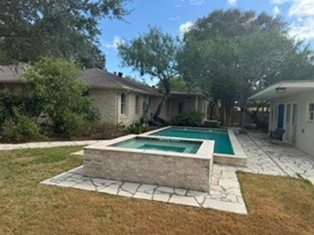 155 Santa Barbara St, Corpus Christi, TX 78411