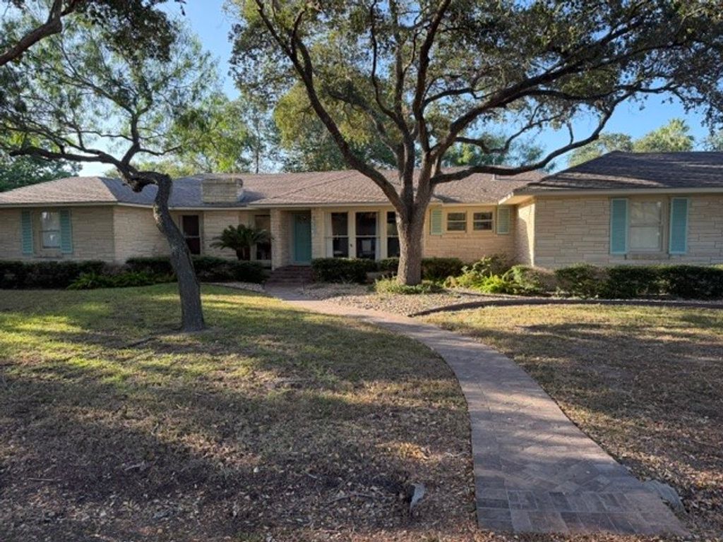 155 Santa Barbara St, Corpus Christi, TX 78411 — photo 3