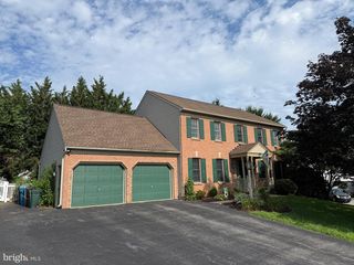 94 PENNY LN, York, PA 17402