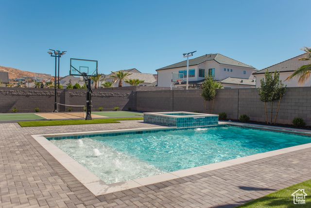 668 E CHLOE LN, Washington, UT 84780