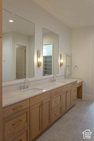 668 E CHLOE LN, Washington, UT 84780