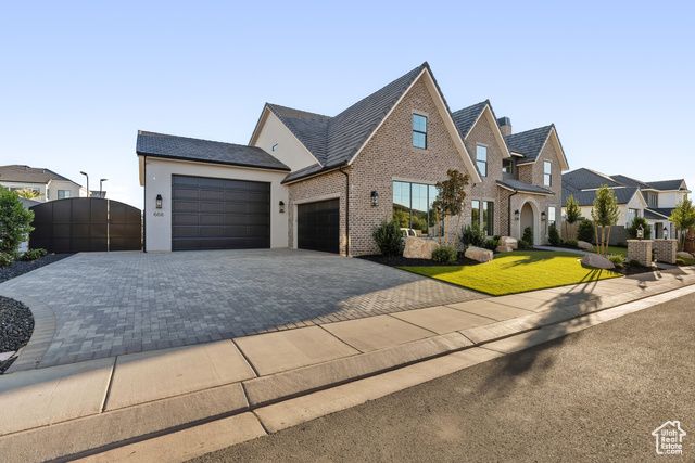 668 E CHLOE LN, Washington, UT 84780