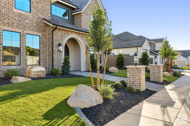 668 E CHLOE LN, Washington, UT 84780