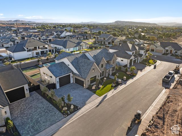 668 E CHLOE LN, Washington, UT 84780