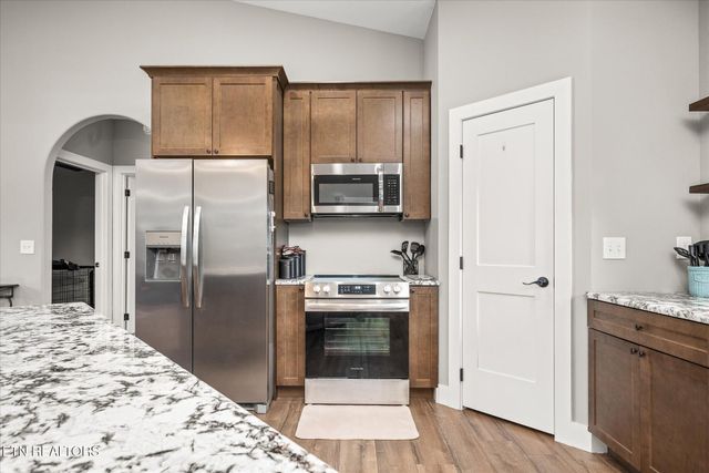138 Perry Creek Drive, Crossville, TN 38572