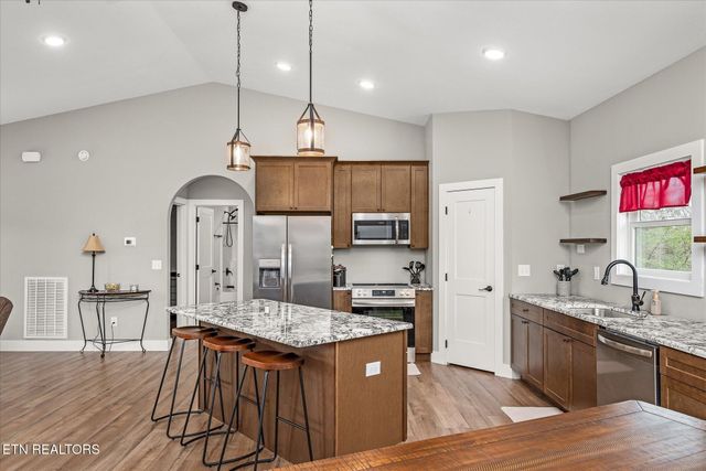 138 Perry Creek Drive, Crossville, TN 38572