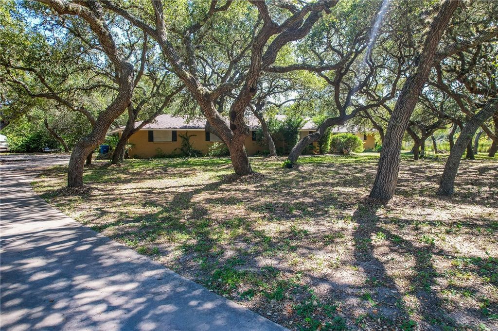 2748 Shady Oak, Ingleside, TX 78362