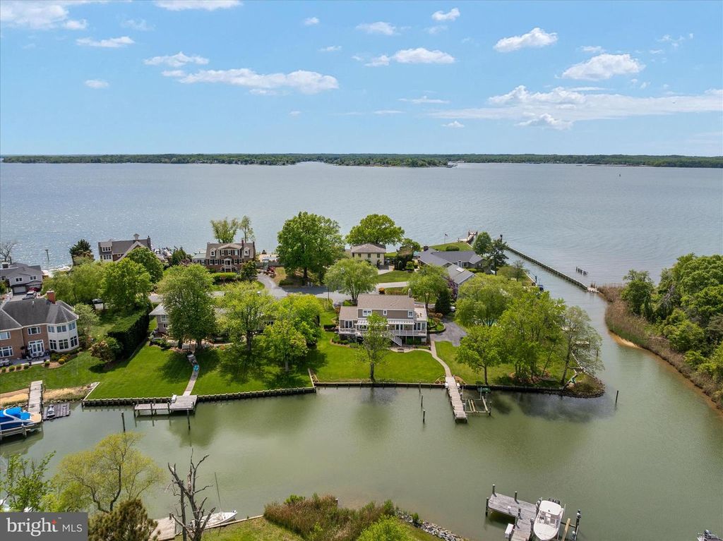 Image 13 of property listing at 3718 RAMSGATE DR, Annapolis, MD 21403