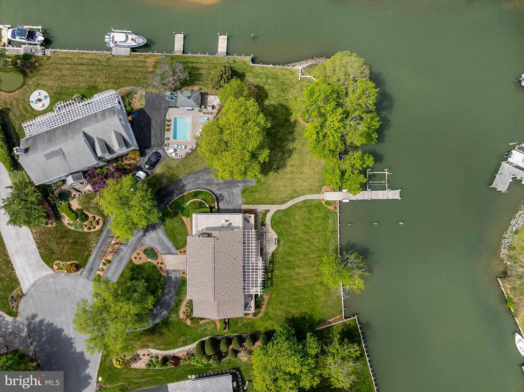 Image 18 of property listing at 3718 RAMSGATE DR, Annapolis, MD 21403