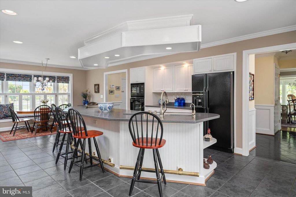 Image 38 of property listing at 3718 RAMSGATE DR, Annapolis, MD 21403