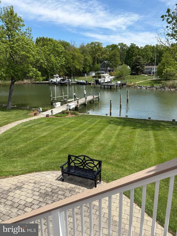 Image 6 of property listing at 3718 RAMSGATE DR, Annapolis, MD 21403